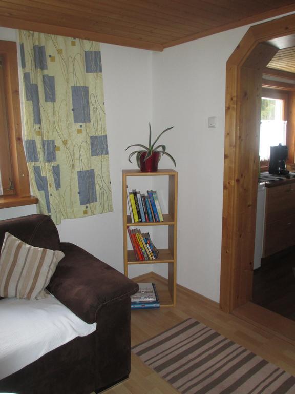 לונגוץ Ferienhaus Schwarzenbacher חדר תמונה