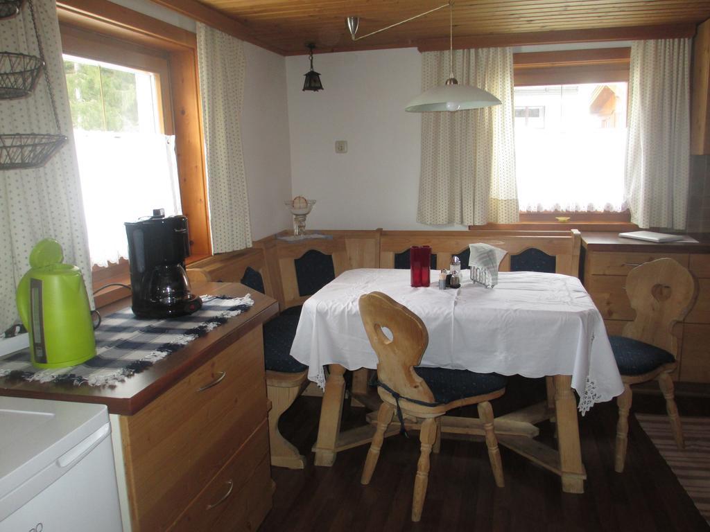 לונגוץ Ferienhaus Schwarzenbacher חדר תמונה