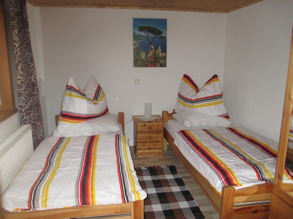 לונגוץ Ferienhaus Schwarzenbacher חדר תמונה